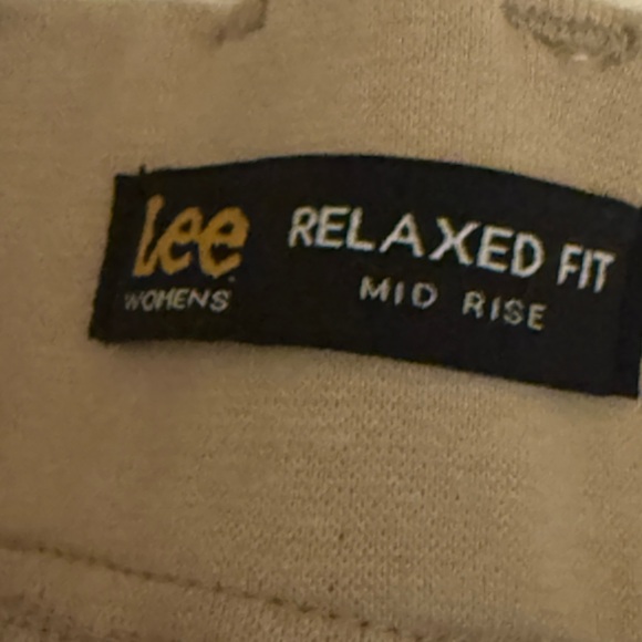 Lee Women’s brand new with tags Tan Cargo Shorts 20W - Picture 5 of 6